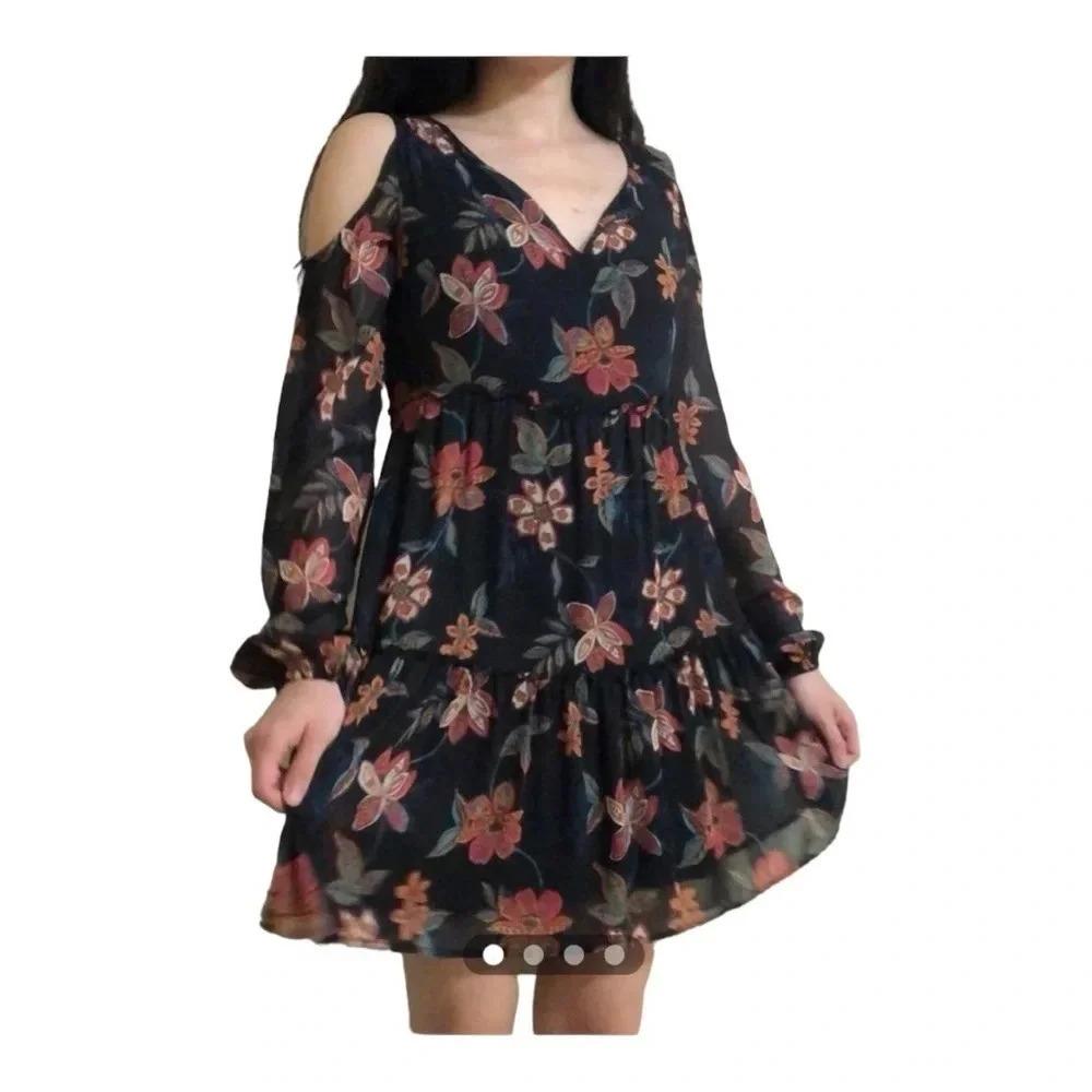 🖤 Hollister Cold‎ Shoulder Floral Print Dress Medium